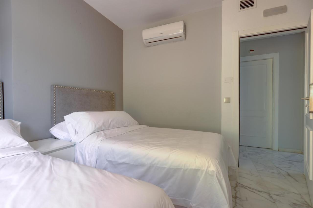 Hostal 37 Estepona Eksteriør billede