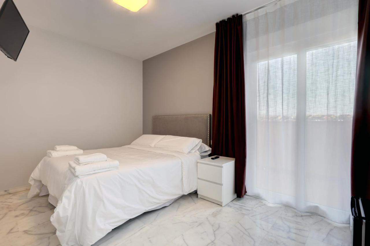 Hostal 37 Estepona Eksteriør billede